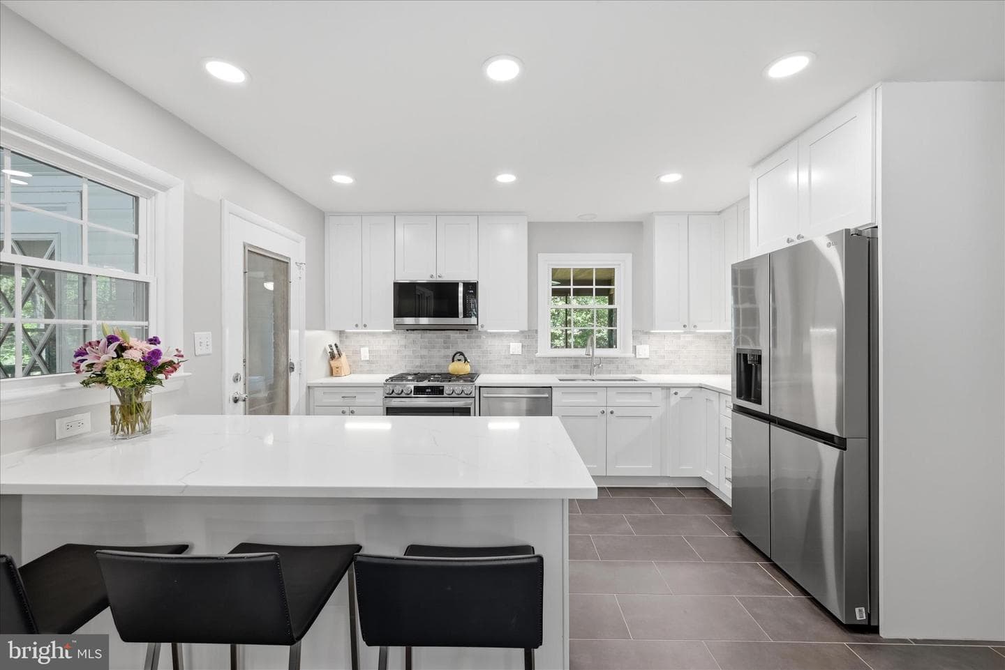 312 Broadleaf photo 3