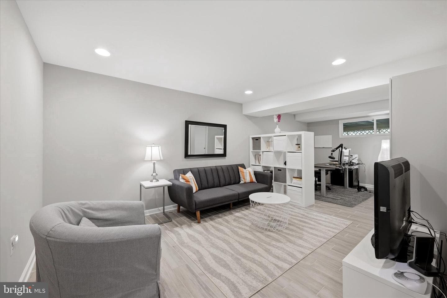 312 Broadleaf photo 32
