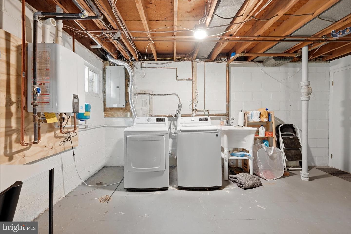 312 Broadleaf photo 35