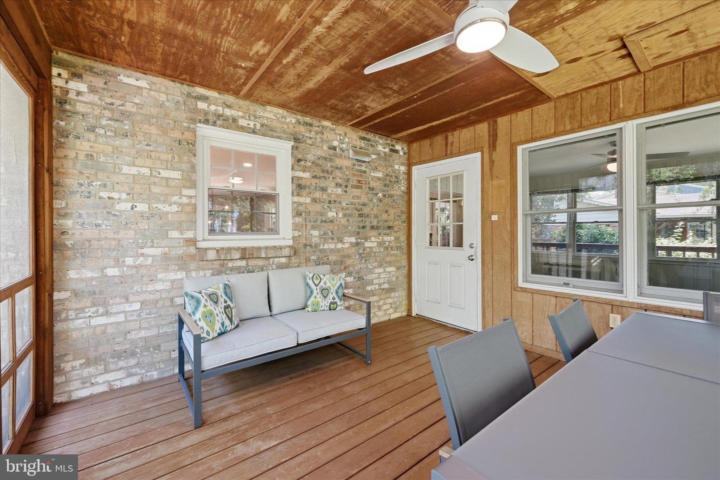 312 Broadleaf photo 38
