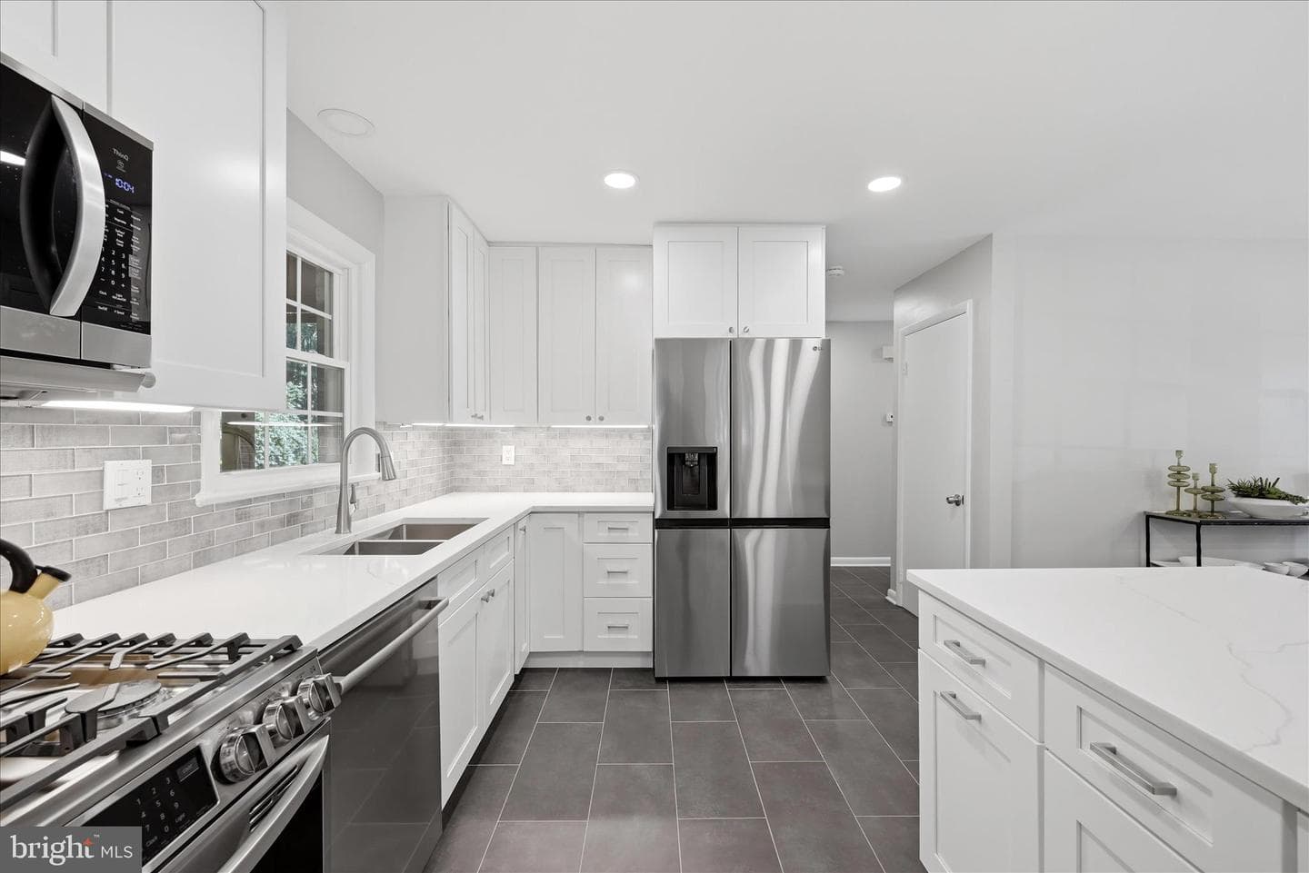 312 Broadleaf photo 5