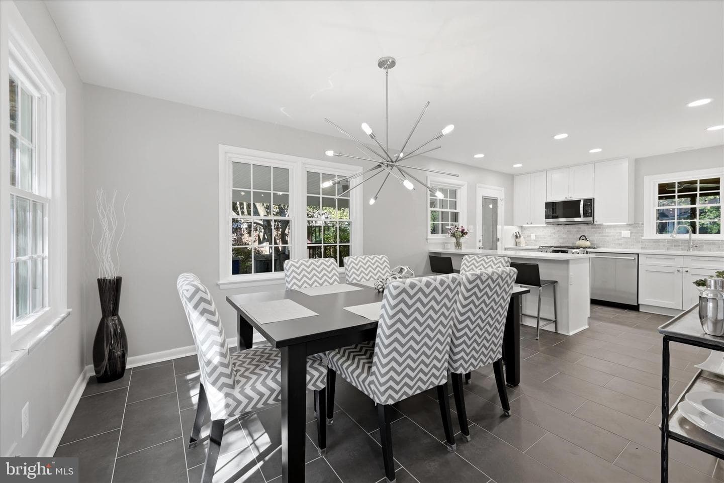 312 Broadleaf photo 7