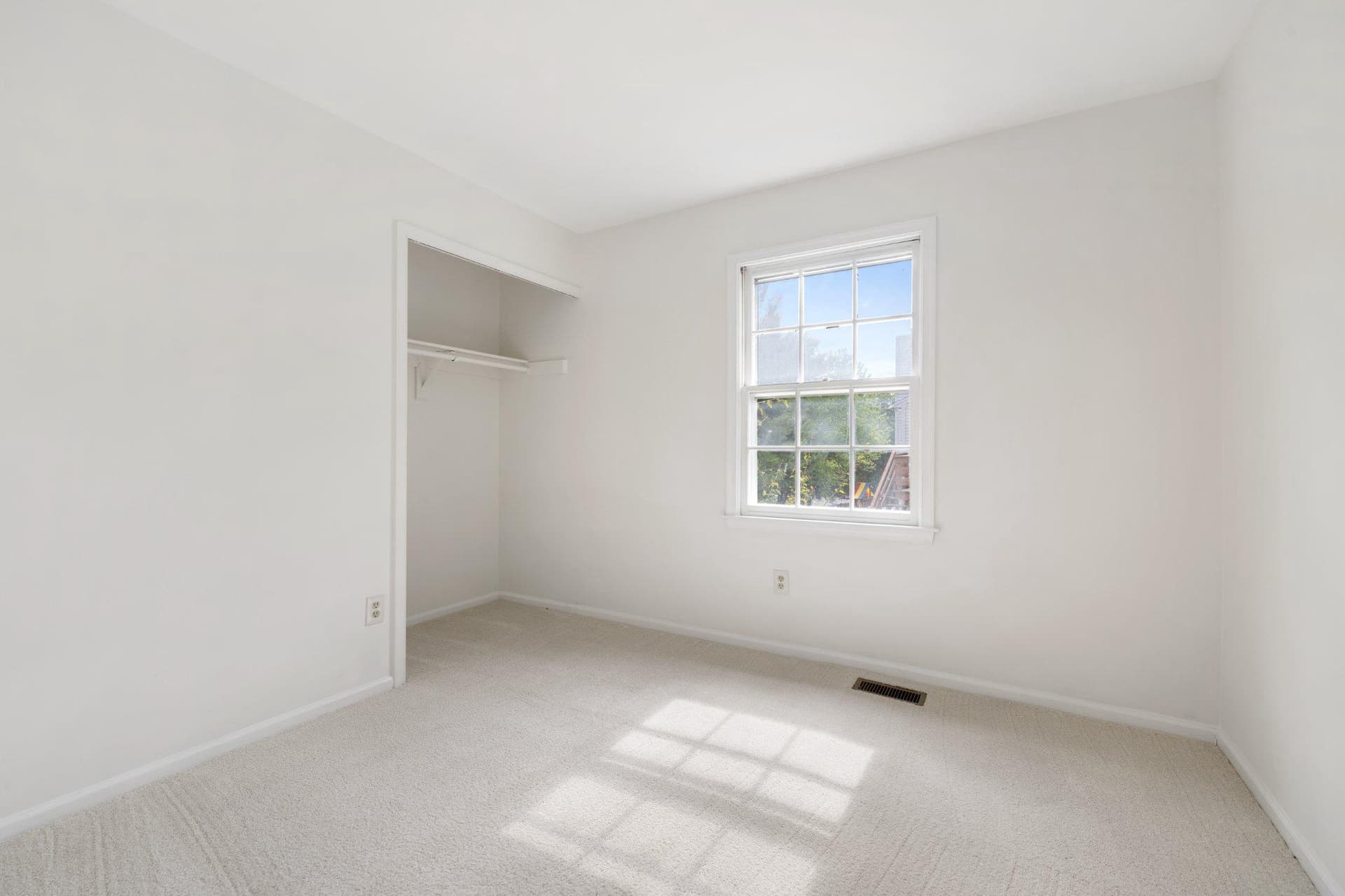 14516 Oak Cluster Drive photo 21