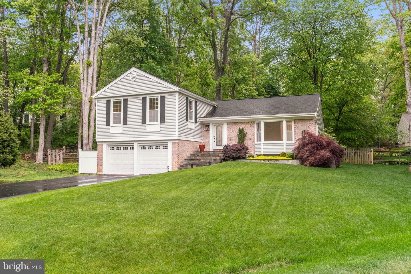 1901 Buckthorn Lane photo 2