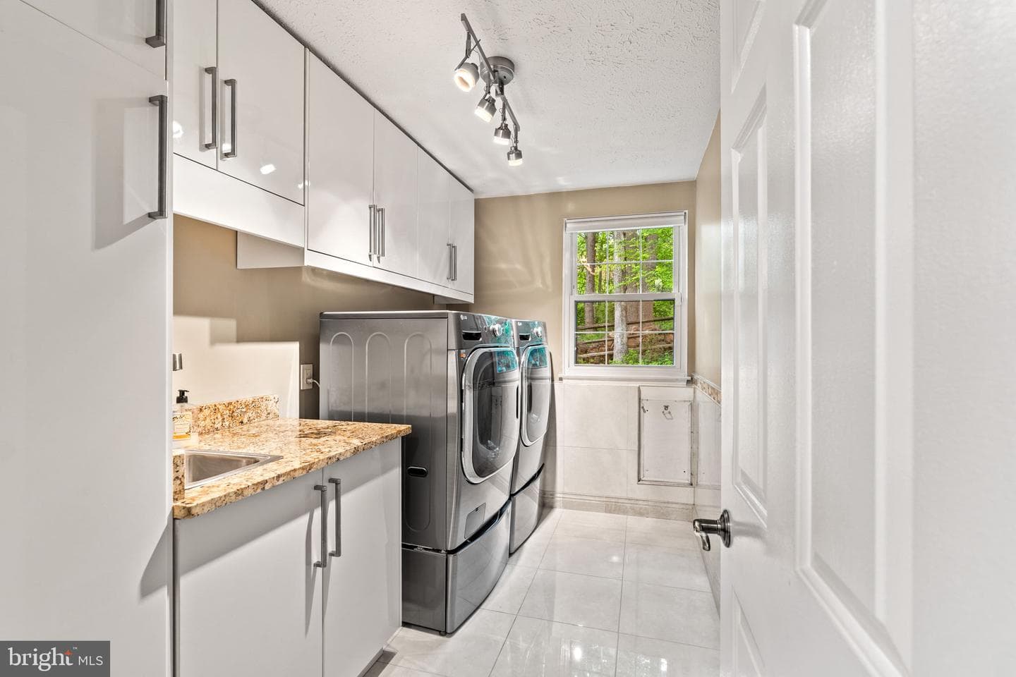 1901 Buckthorn Lane photo 34