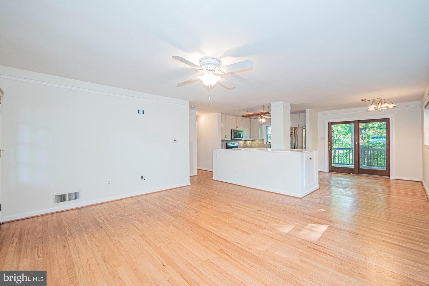 6466 Oakwood Drive photo 5