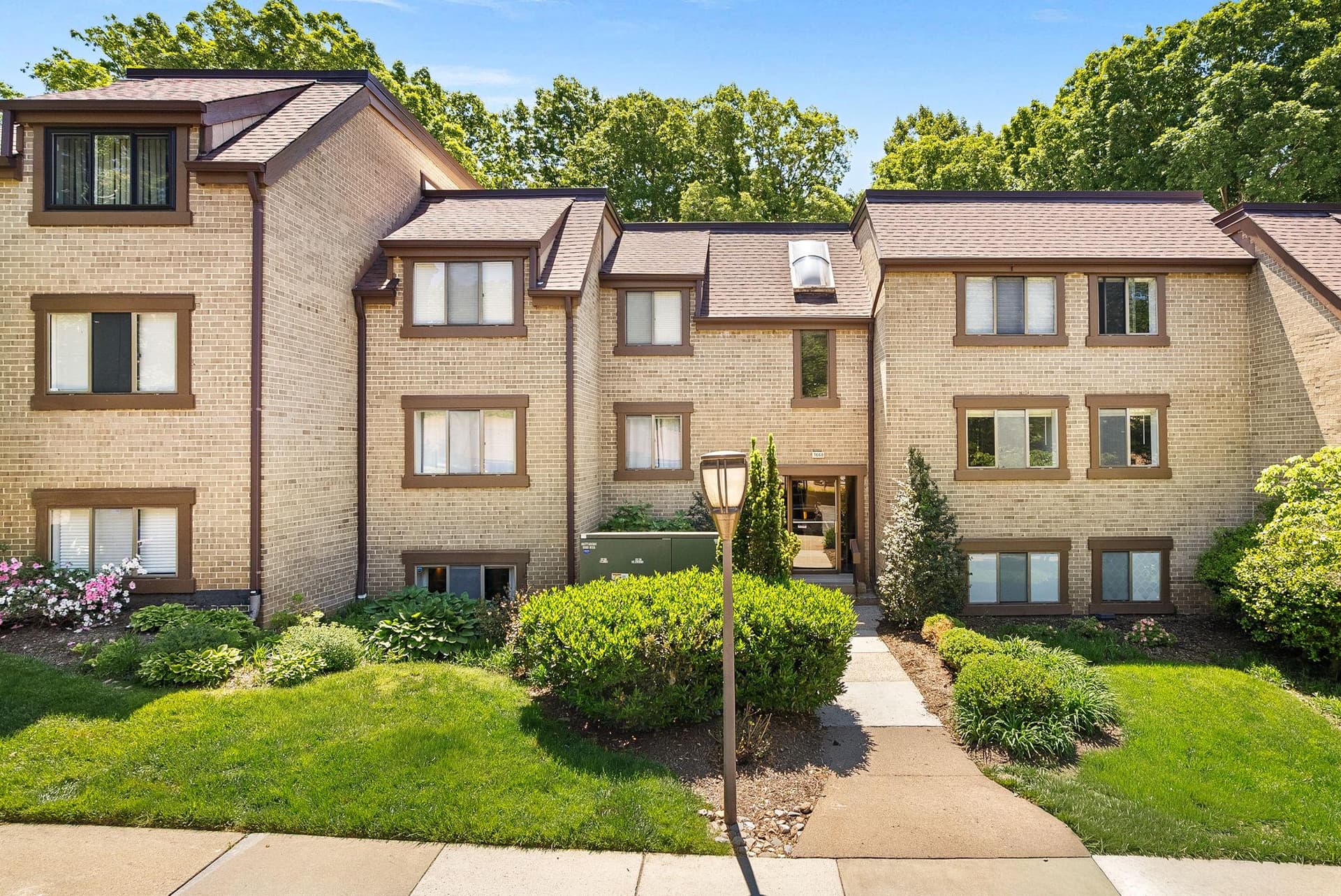 1668 Parkcrest Circle #100 photo 6