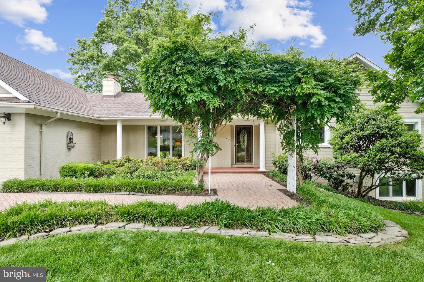 1102 Clover Drive photo 3
