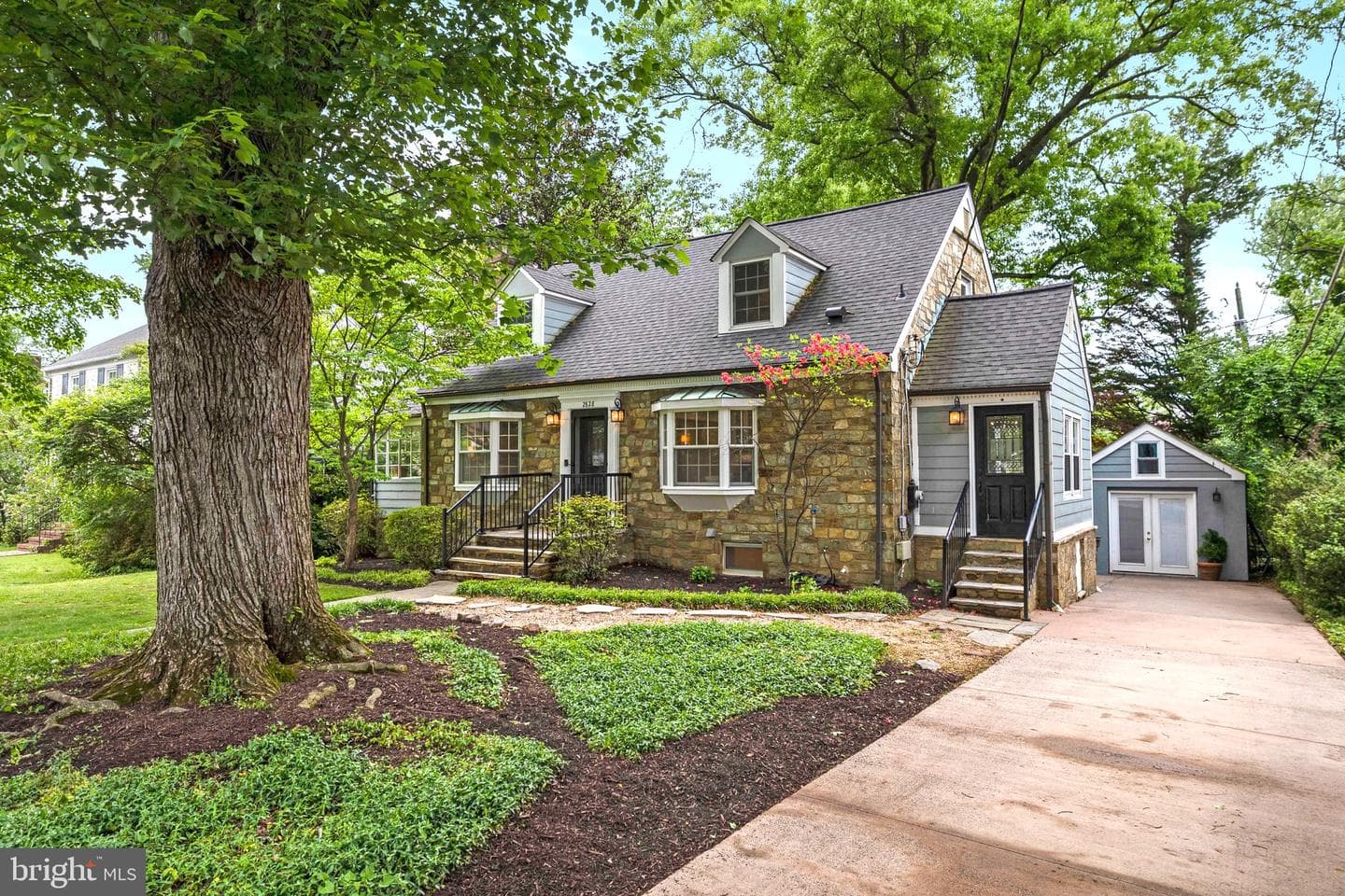 2828 Cleave Drive photo 2