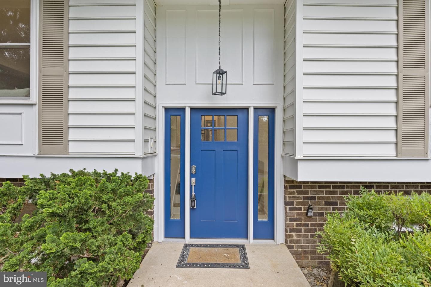 5610 Shade Tree Lane, Alexandria
