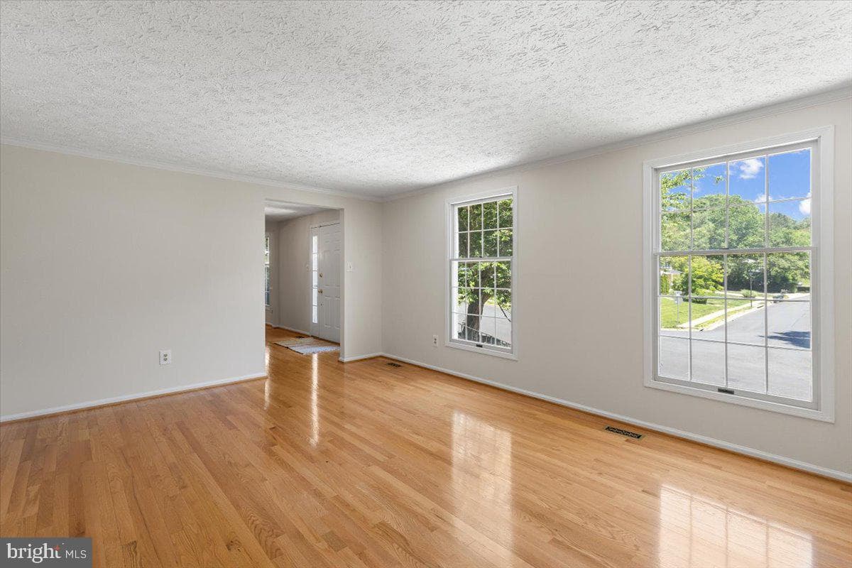 7805 Roundabout Way photo 5