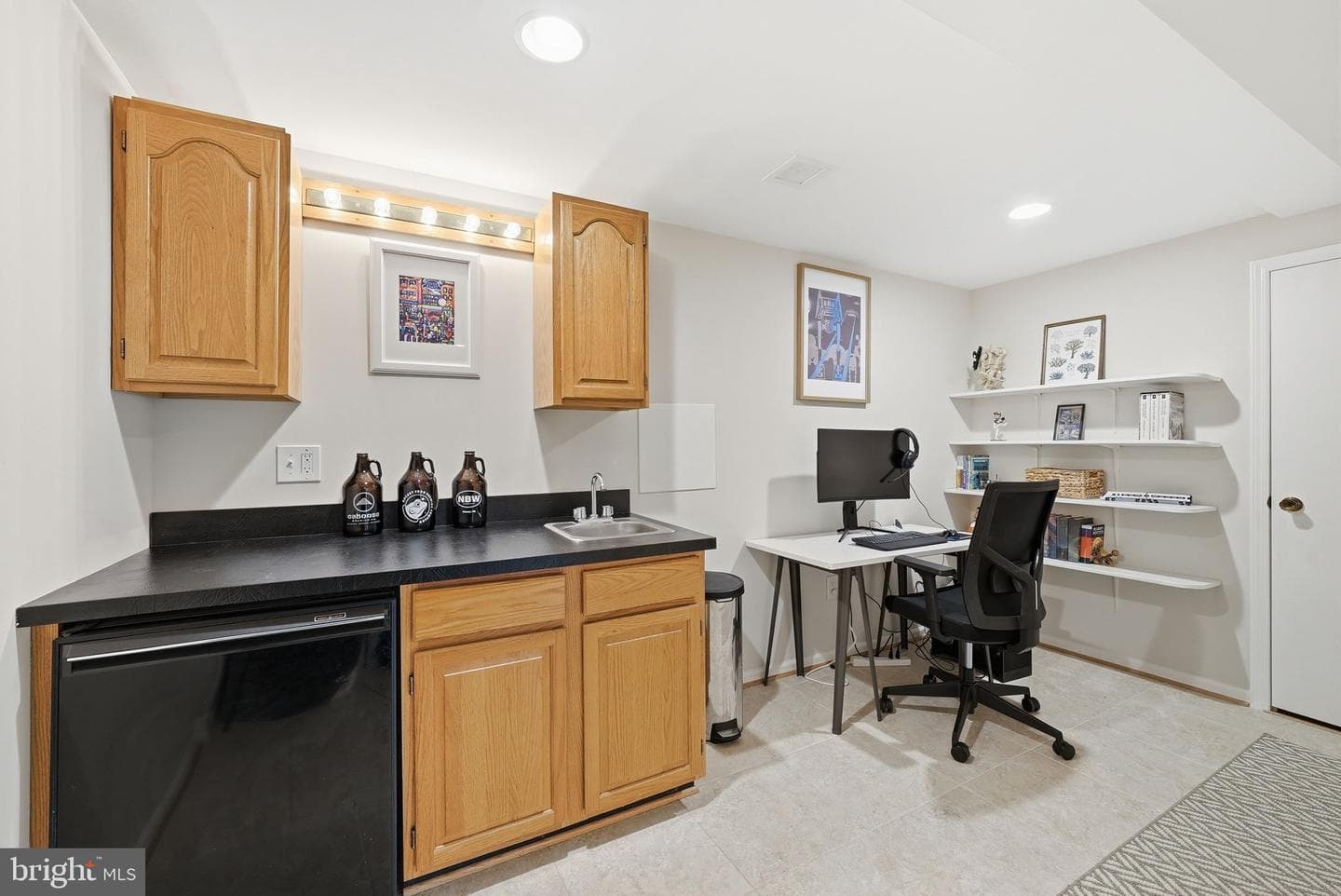 2111 Statute Lane photo 42