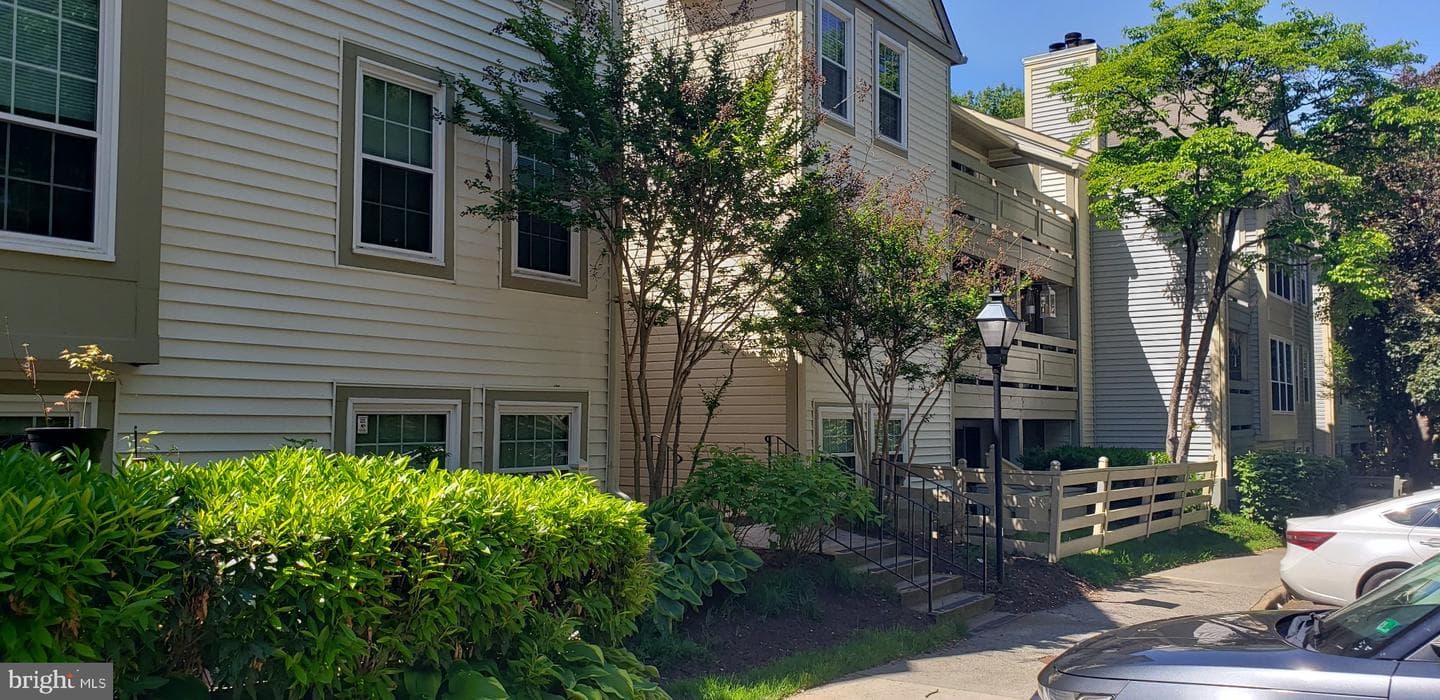 2237 Lovedale Lane #g, Reston