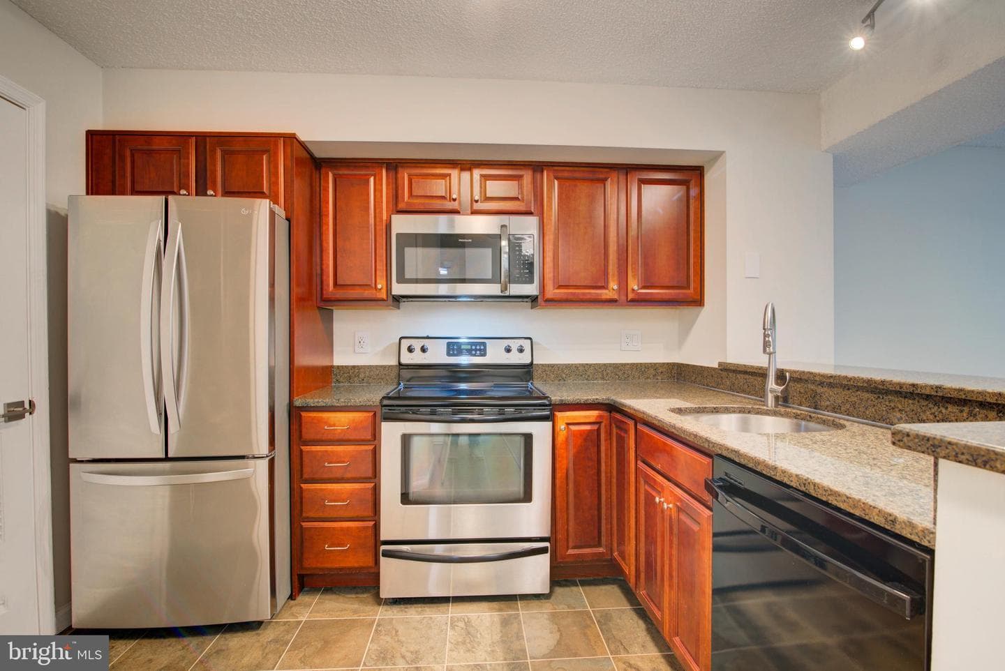 6006 Curtier Drive #d photo 4