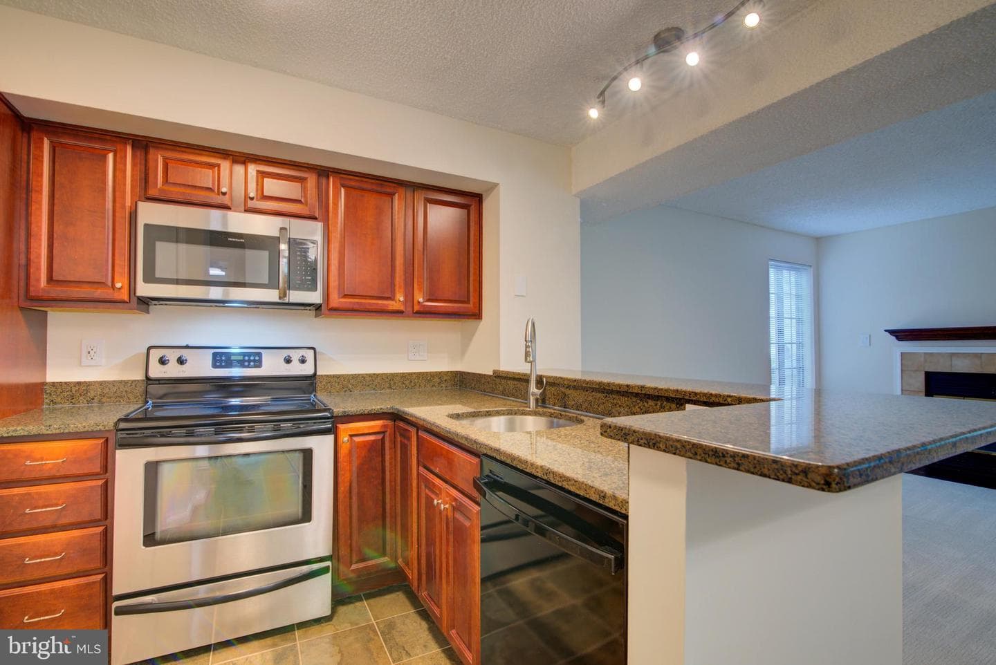 6006 Curtier Drive #d photo 5