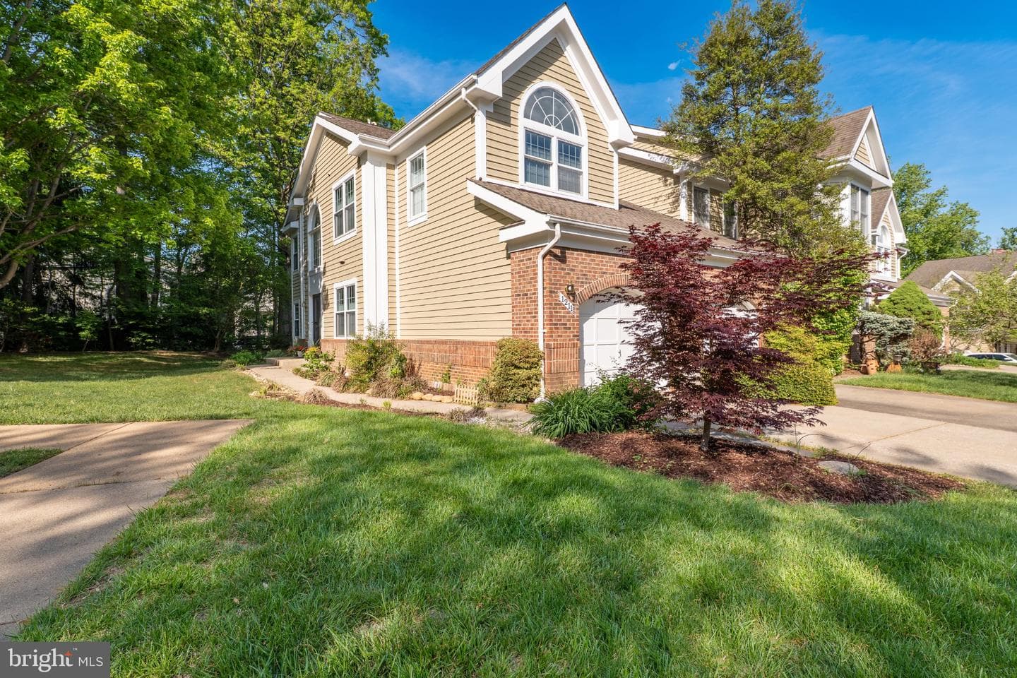 1211 Woodbrook Ct