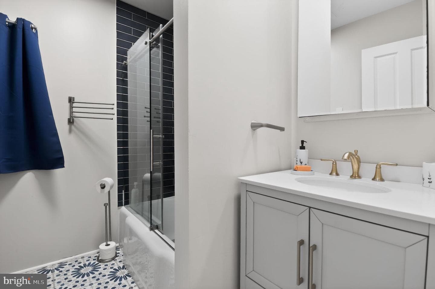 4429 Park photo 18