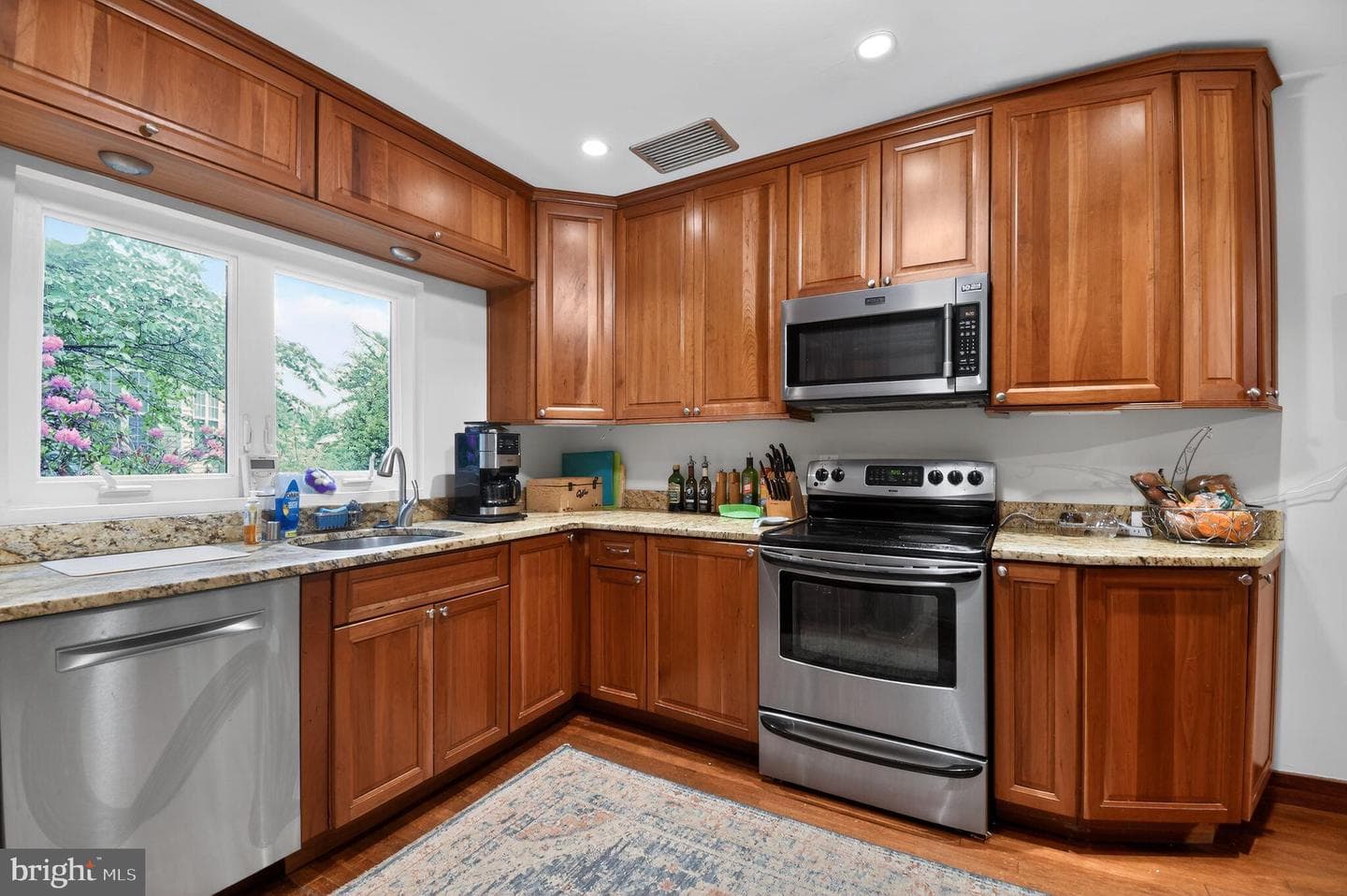 4429 Park photo 9