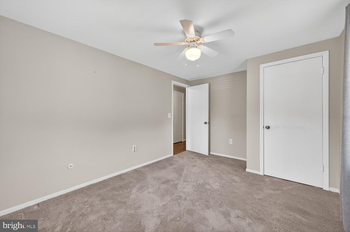 6059 Clerkenwell Court photo 32