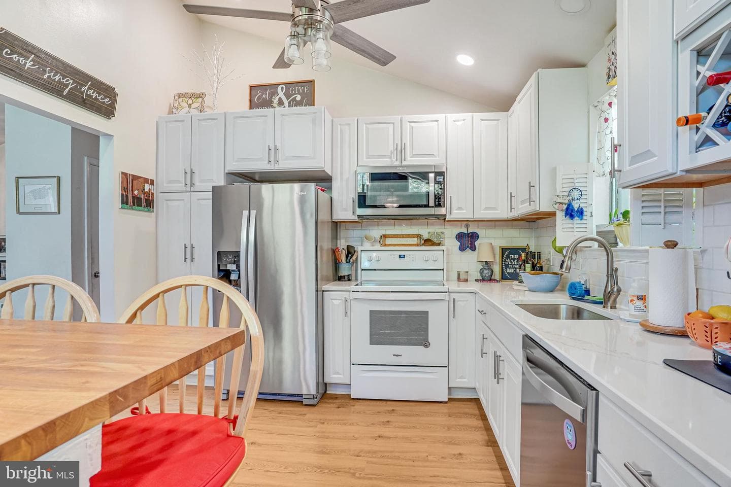 8622 Kenilworth Drive photo 13