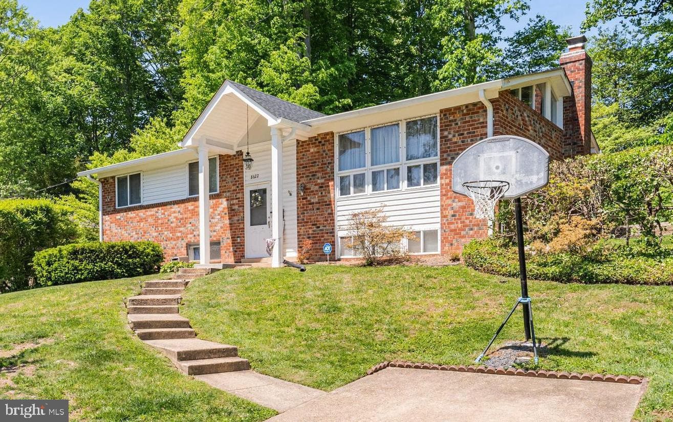 8622 Kenilworth Drive, Springfield
