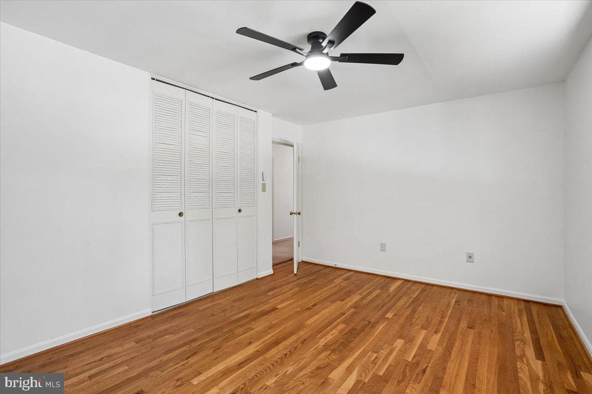 4945 Gainsborough Drive photo 37
