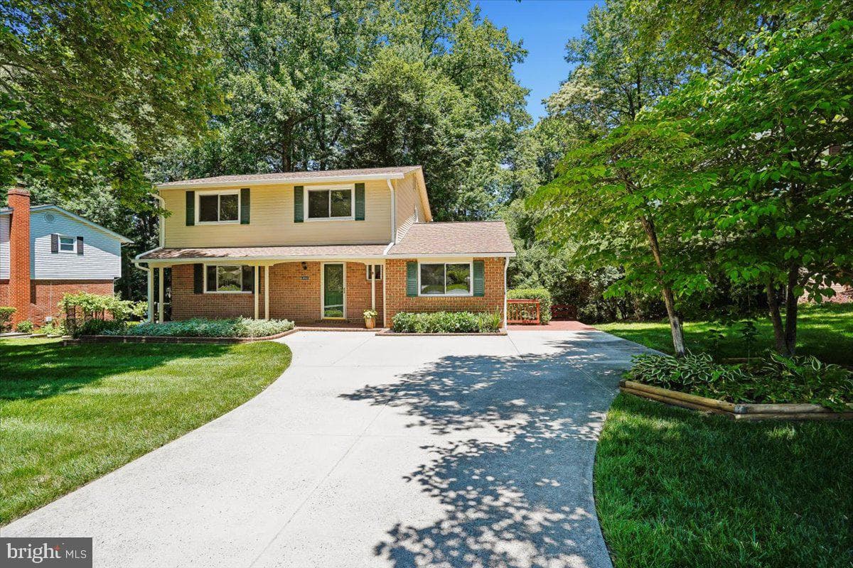 4945 Gainsborough Drive photo 4