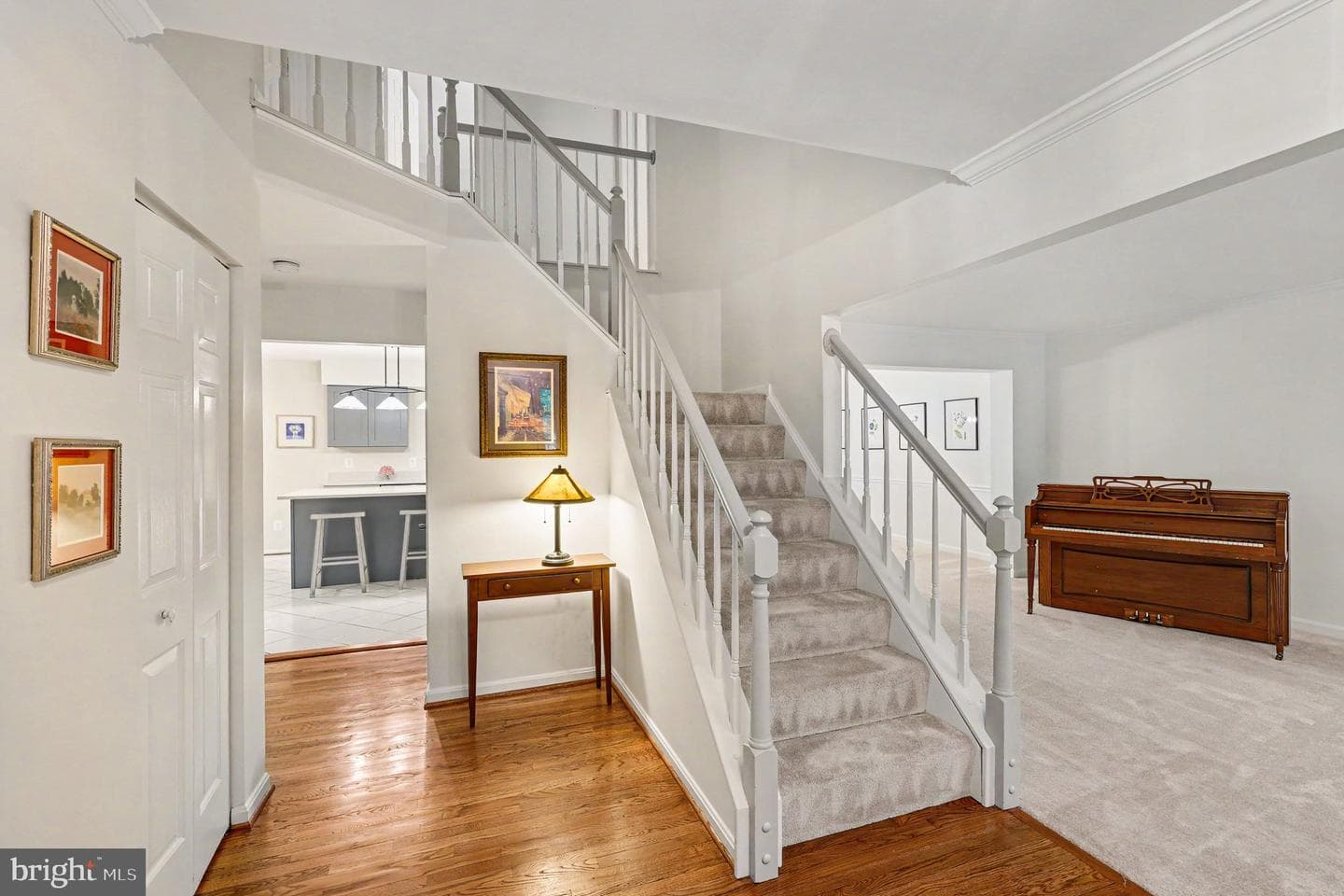 13704 Shelburne Street photo 3
