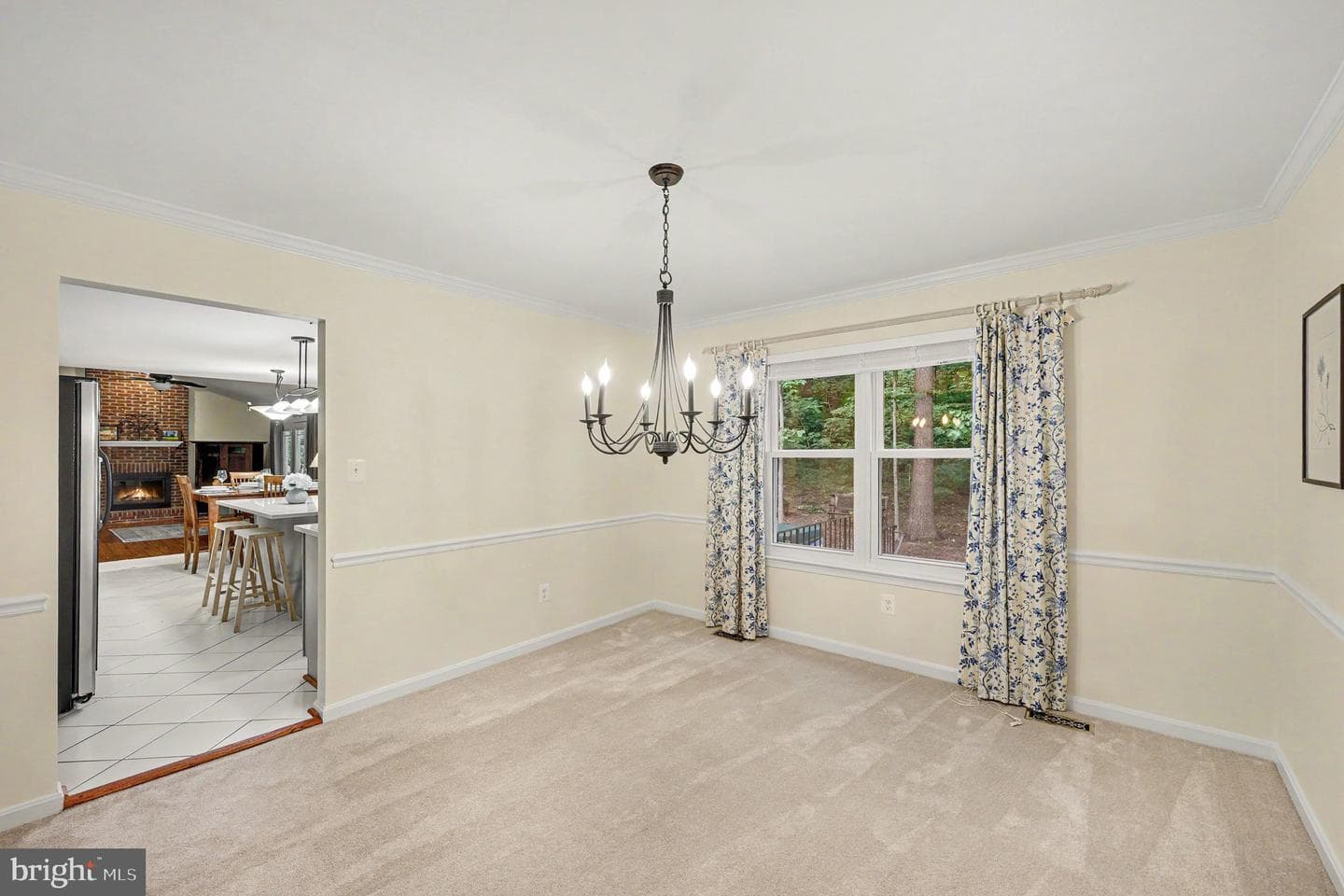 13704 Shelburne Street photo 4