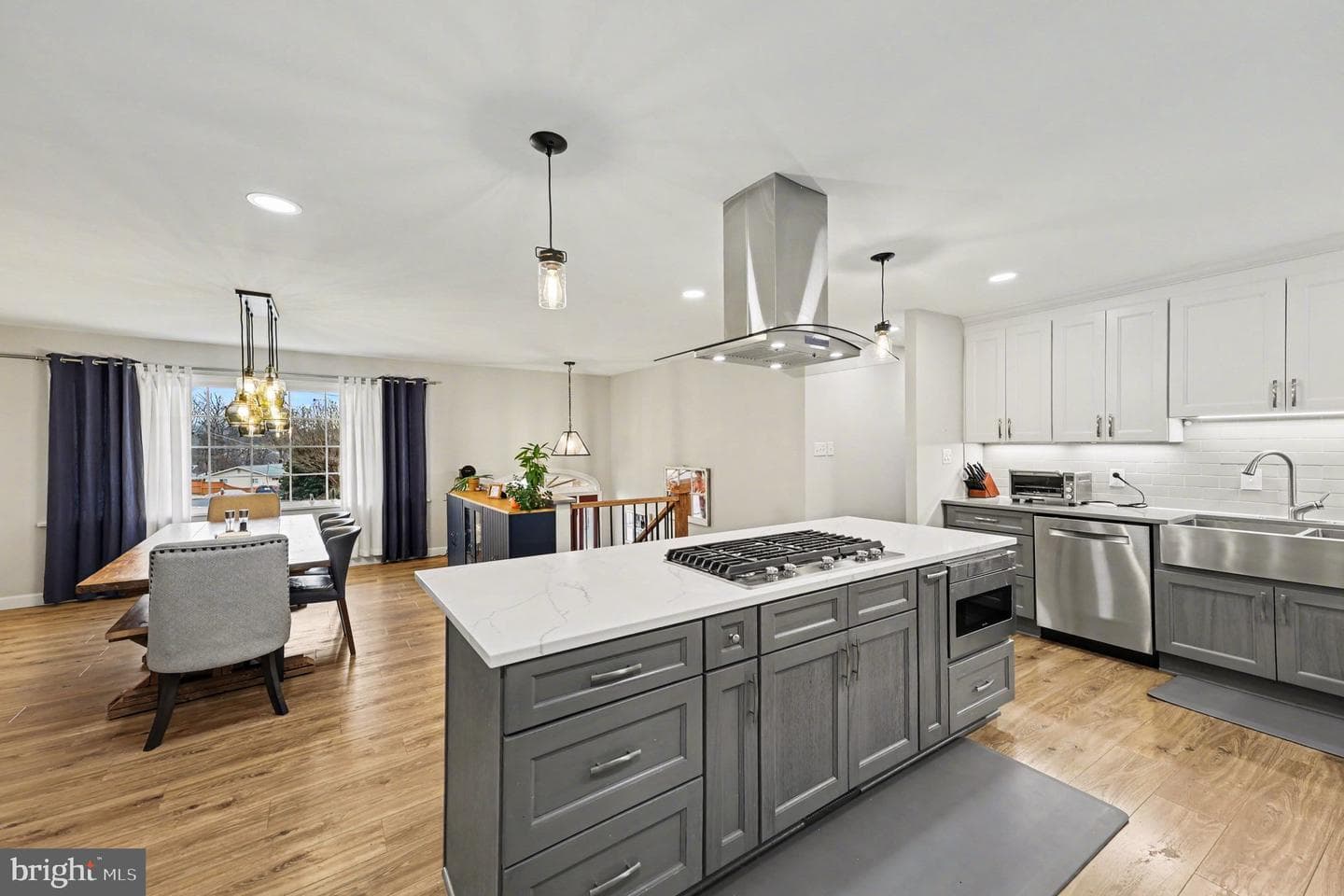 6208 Redwood Lane, Alexandria