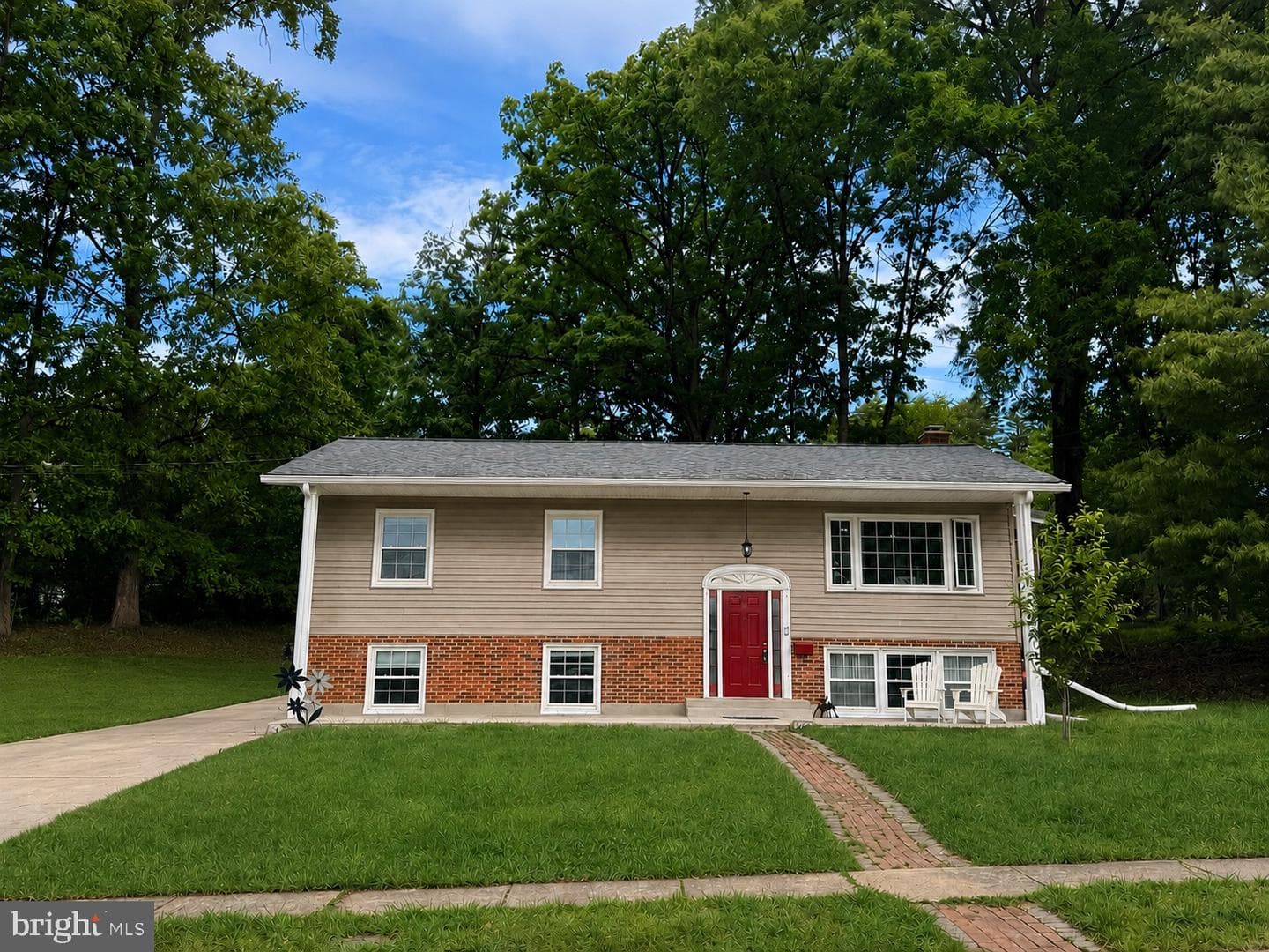 6208 Redwood Lane, Alexandria