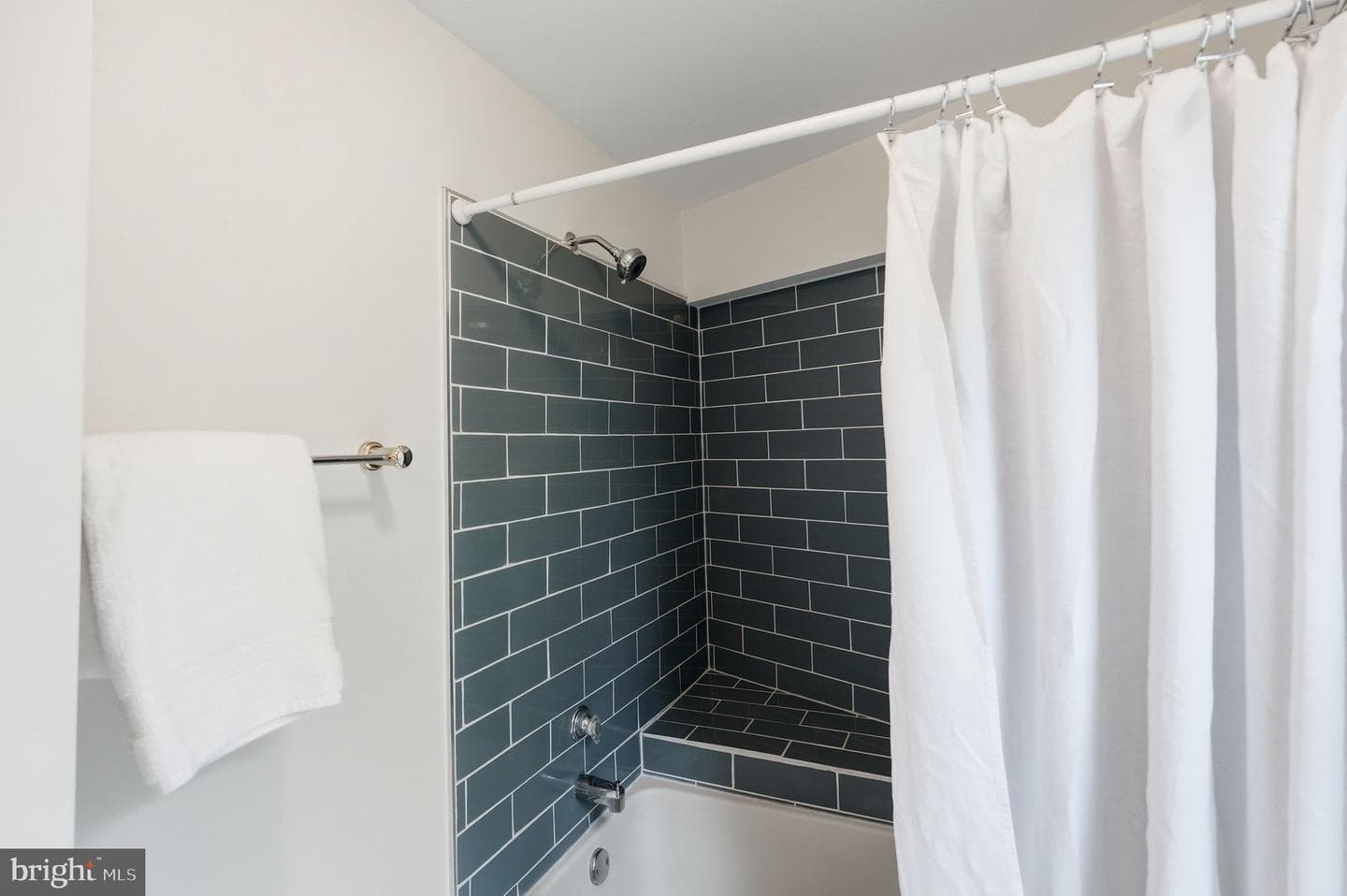 1686 Oaktree Court photo 14
