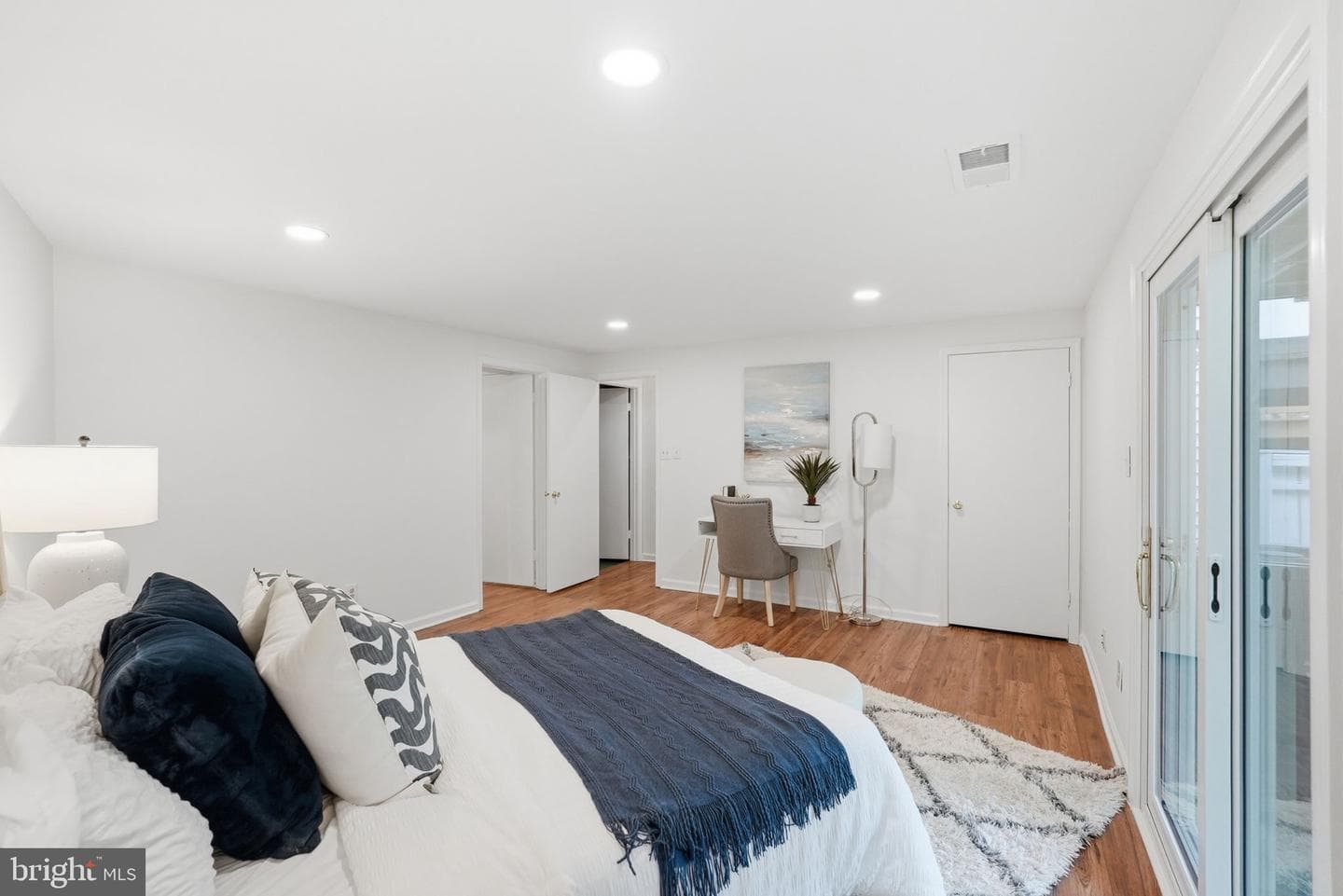 1686 Oaktree Court photo 17