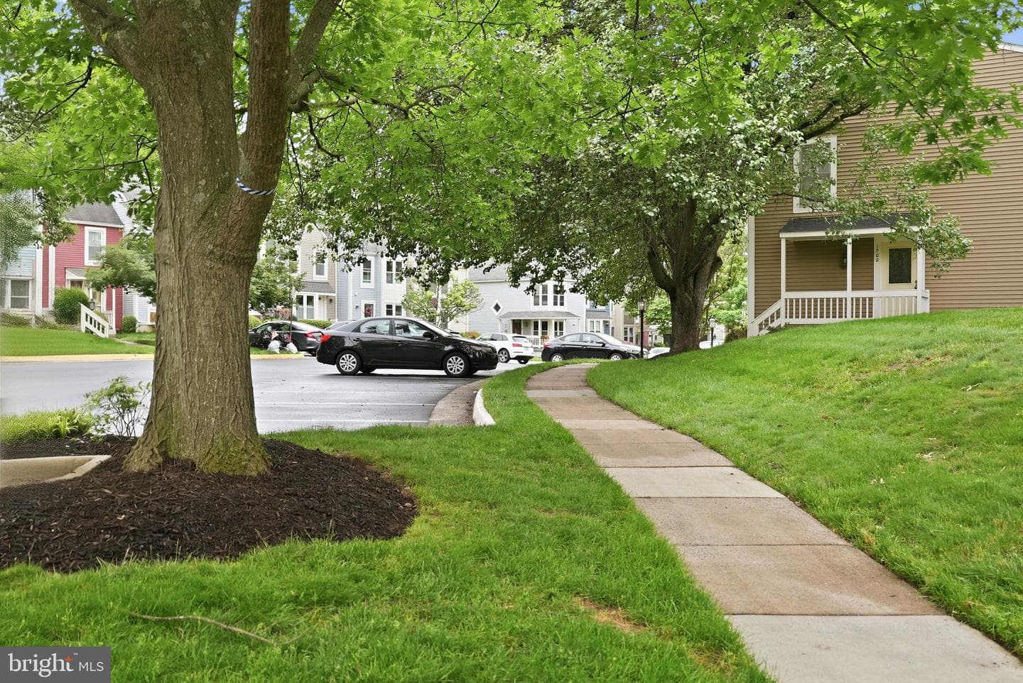 1686 Oaktree Court photo 8