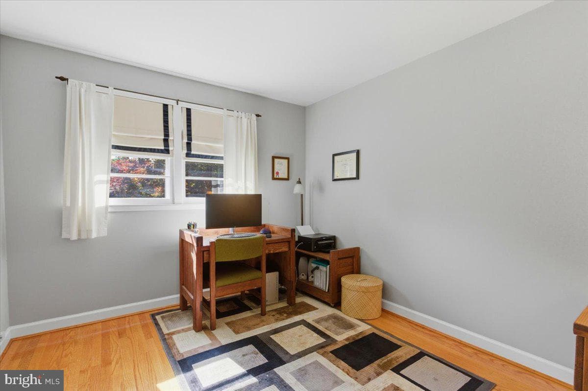 4703 Exeter Street photo 16