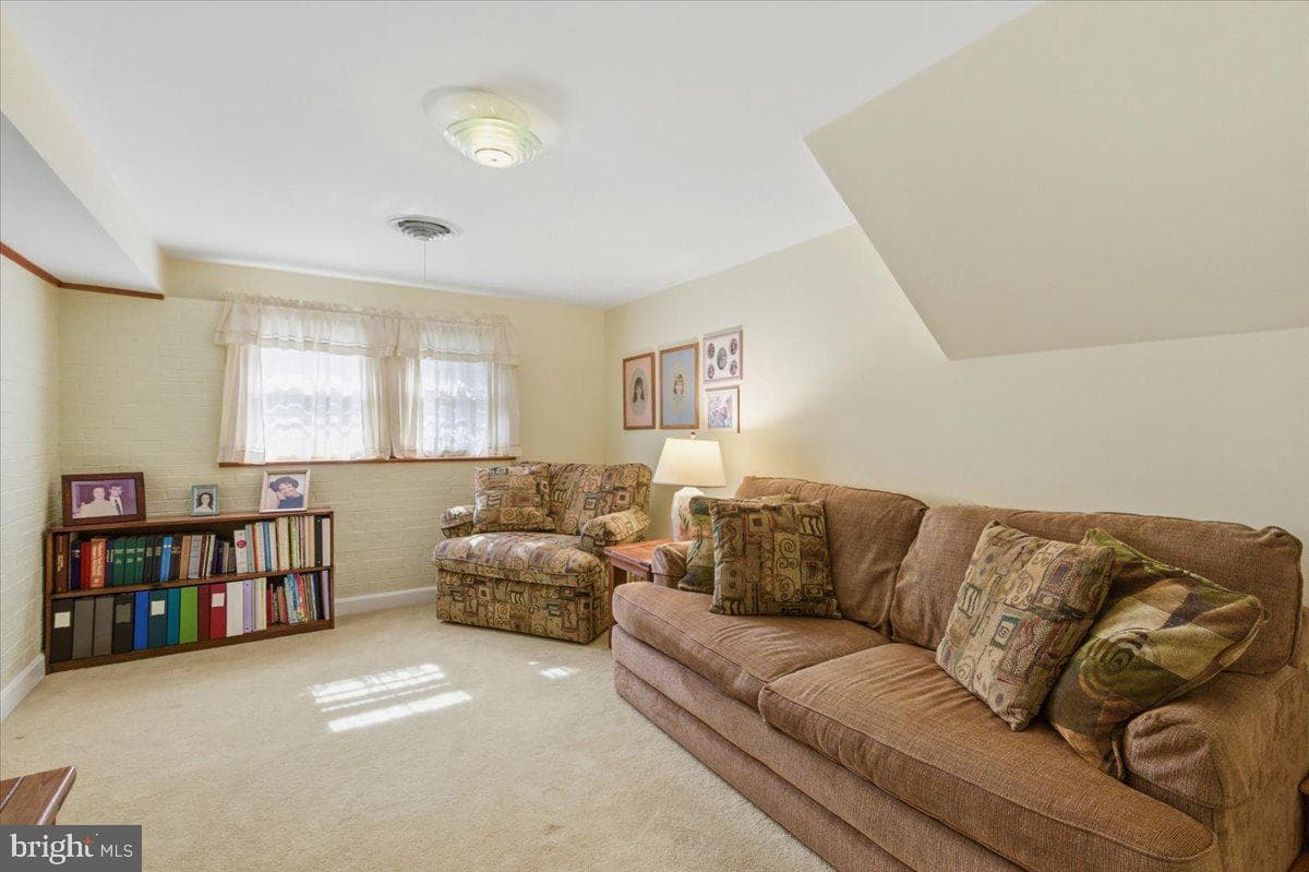 4703 Exeter Street photo 20