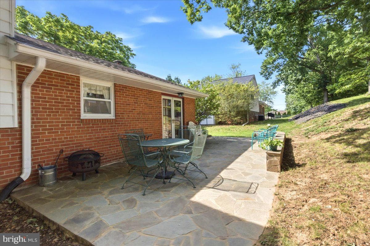 4703 Exeter Street photo 24