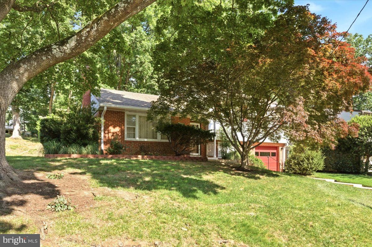 4703 Exeter Street photo 4