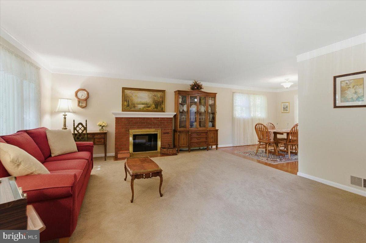 4703 Exeter Street photo 5