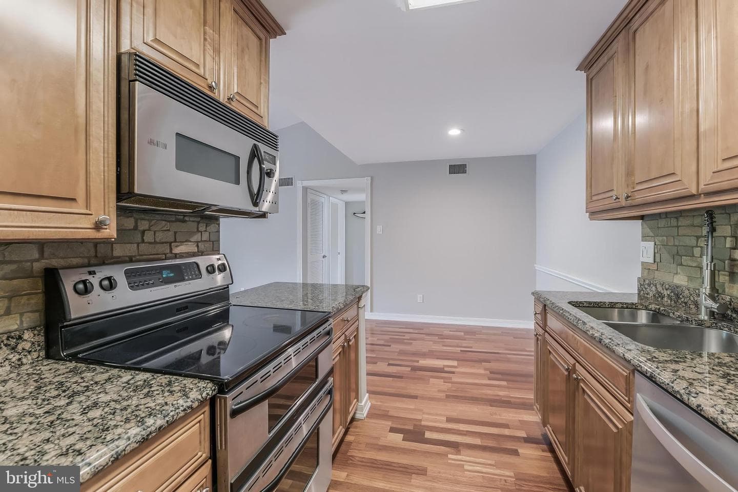 1532 Lincoln Way #301b photo 9