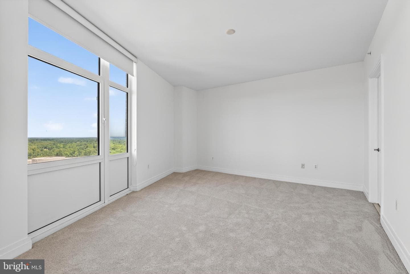 8220 Crestwood Heights #1517 photo 15