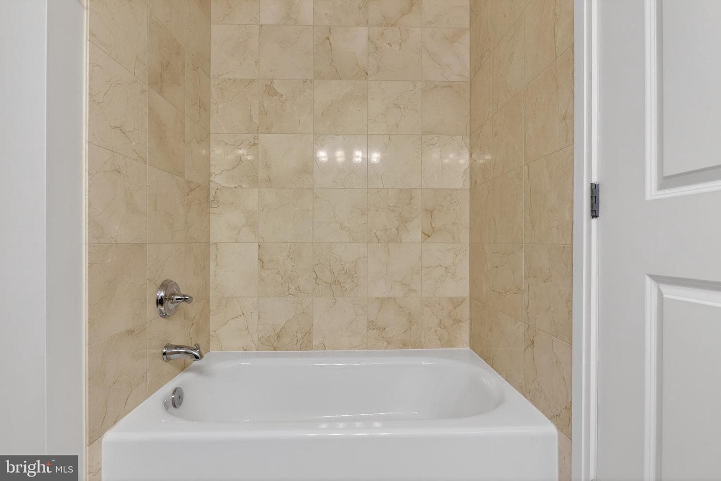 8220 Crestwood Heights #1517 photo 19