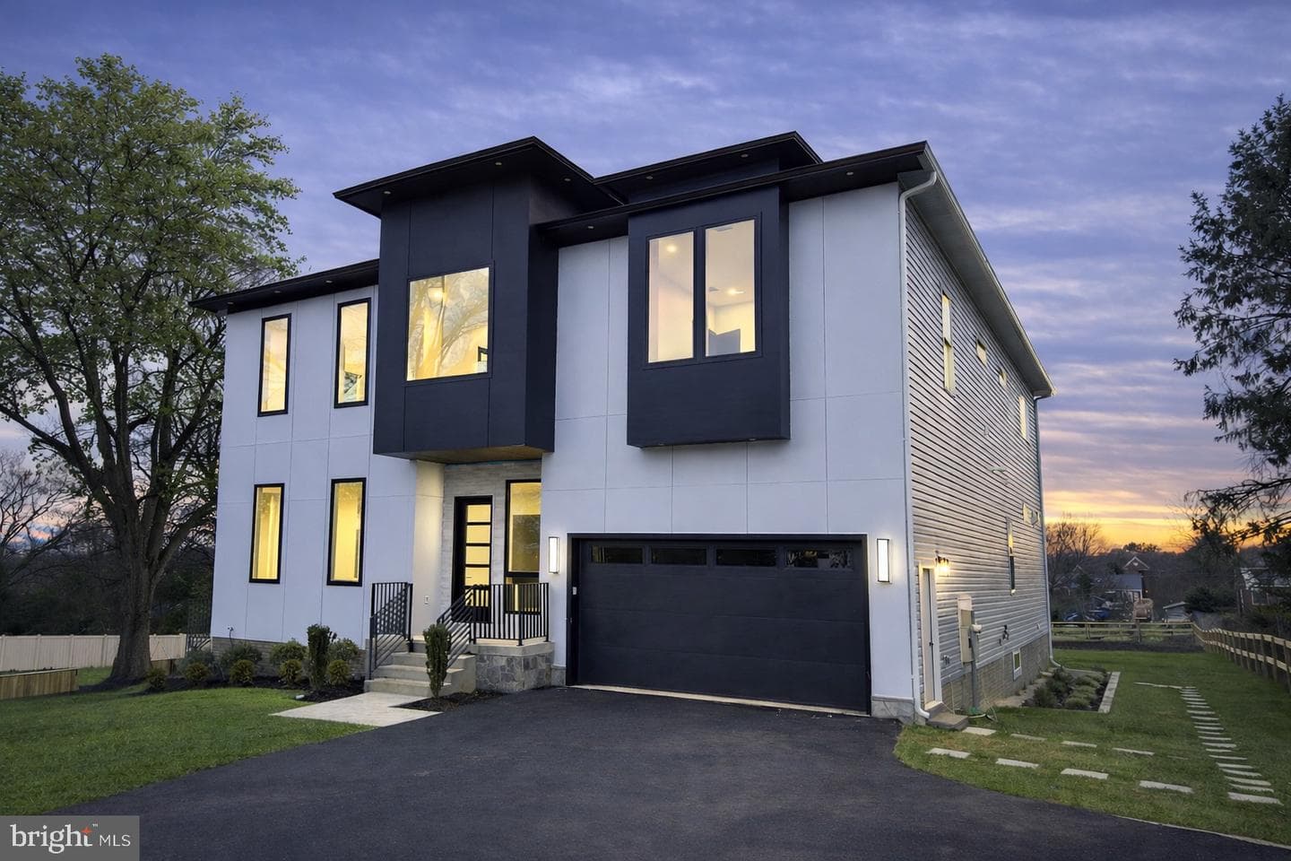 2613 Beacon Hill Road, Alexandria