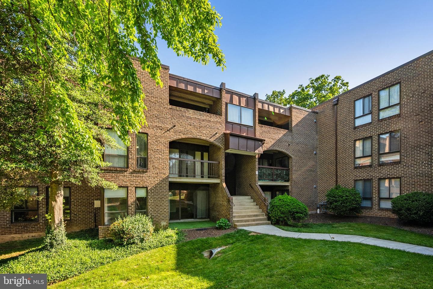 11240 Chestnut Grove Square #157, Reston