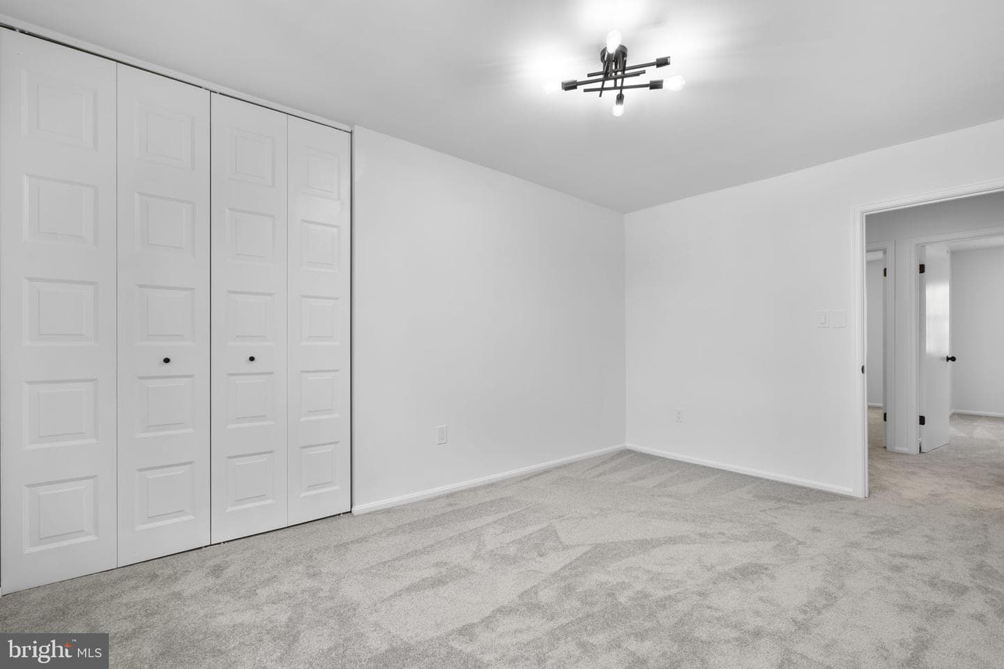 4543 Pinecrest Heights Drive photo 22