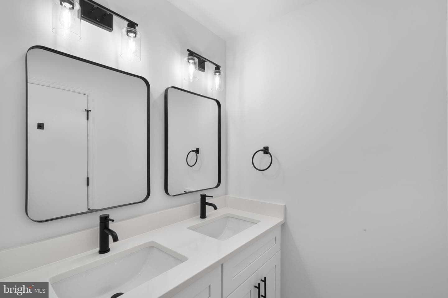 4543 Pinecrest Heights Drive photo 24