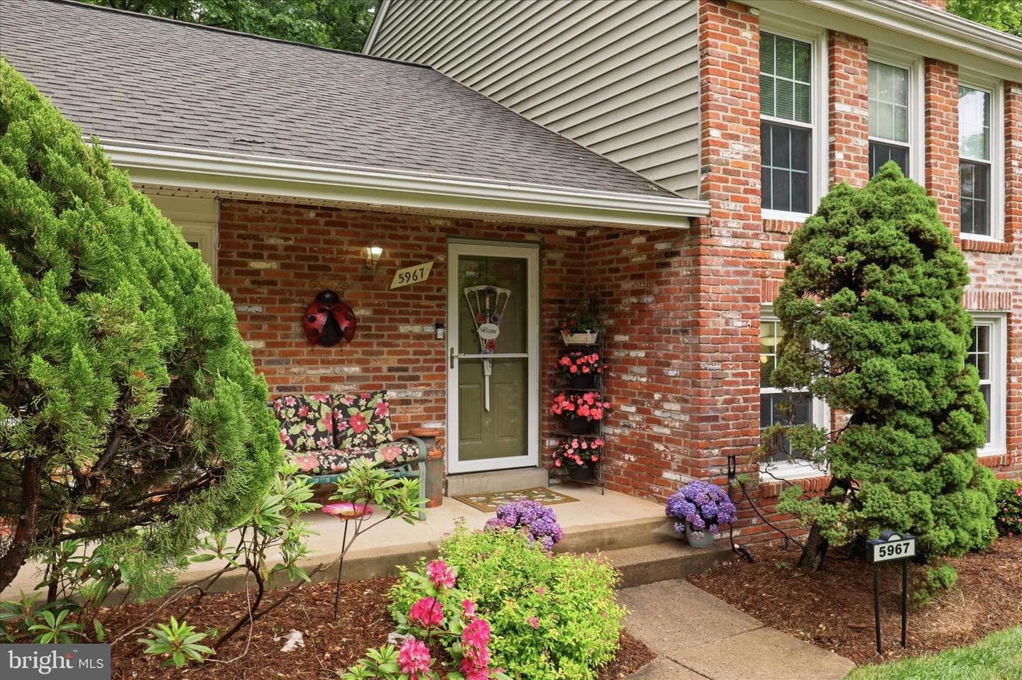 5967 New England Woods Drive photo 3