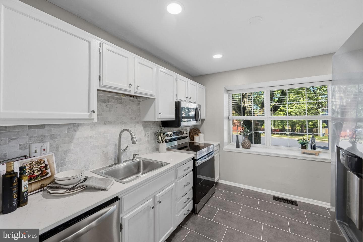 2814 Hyson Lane photo 11