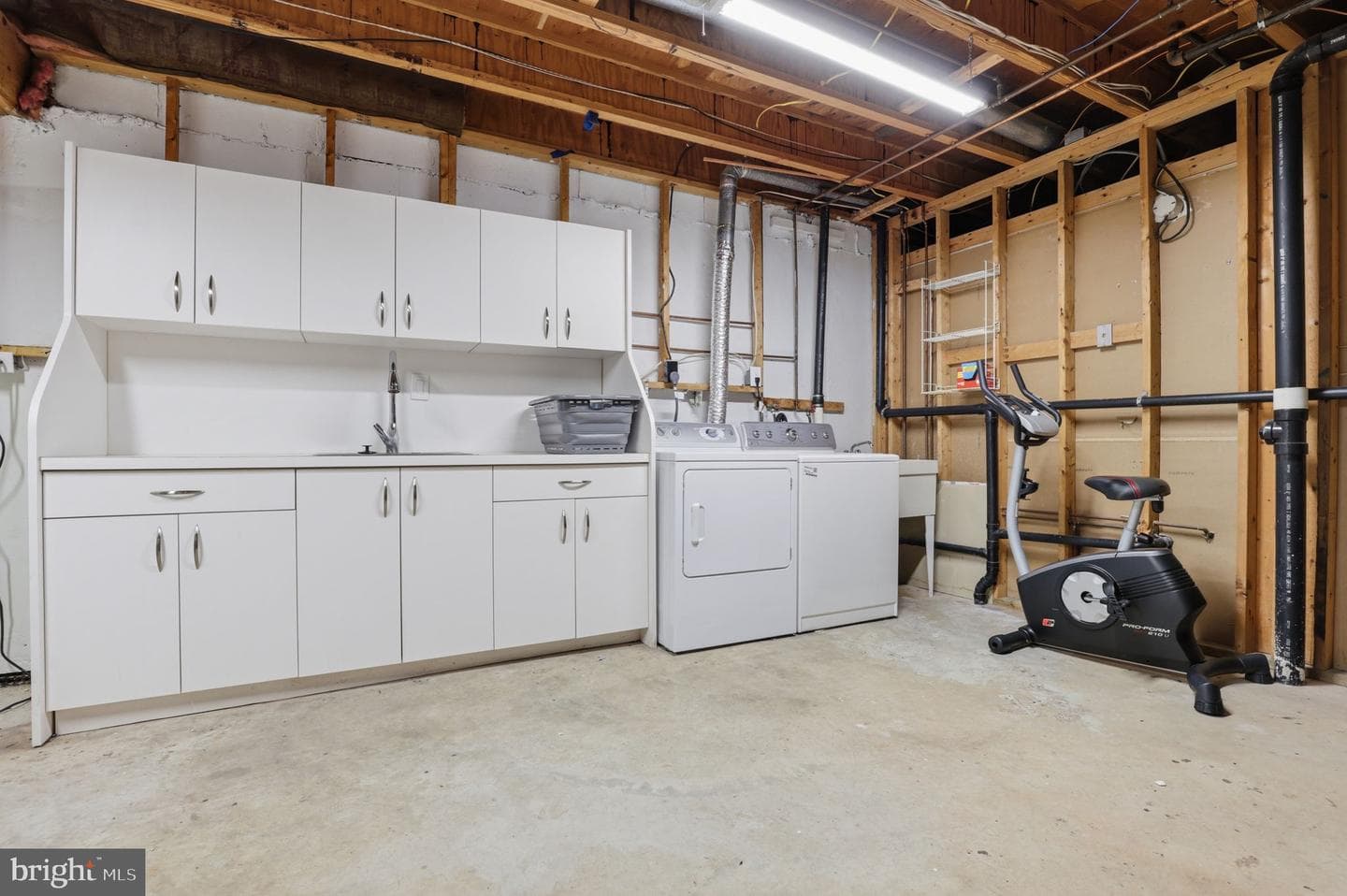4630 Luxberry Drive photo 33