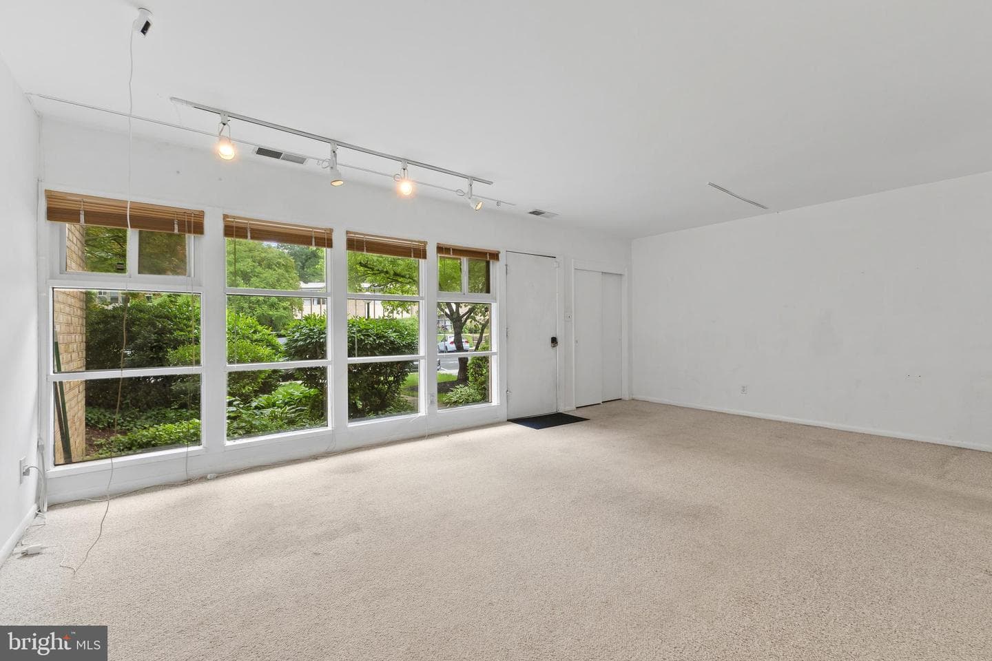 4420 Forest Glen Court photo 9